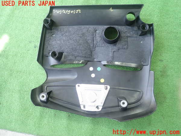 5UPJ-20302160]ベンツ CLA180 C117(117342)エンジンアッパーカバー 中古_m0002.jpg