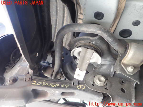 5UPJ-20305445]ベンツ CLA180 C117(117342)リアスタビライザー 中古_m0002.jpg
