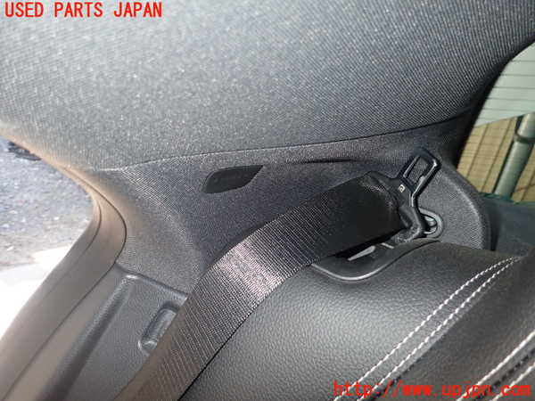 5UPJ-20307675]ベンツ CLA180 C117(117342)右リアピラートリム 中古_m0001.jpg