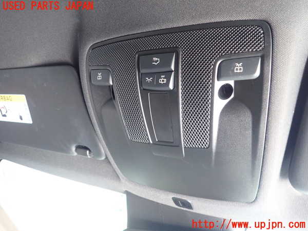 5UPJ-20306411]ベンツ CLA180 C117(117342)ルームランプ1 (1列目) 中古_m0001.jpg