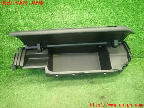 5UPJ-20317516]ステップワゴン スパーダ(RP6)グローブボックス1 (上側) 中古_m0003.jpg