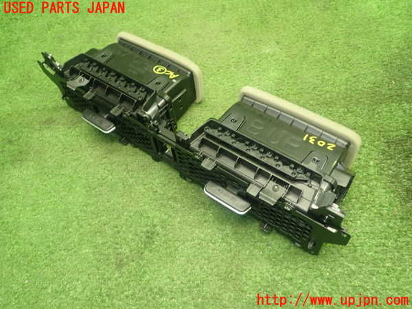 5UPJ-20317528]ステップワゴン スパーダ(RP6)エアコン吹き出し口3 (真中) 中古_m0002.jpg