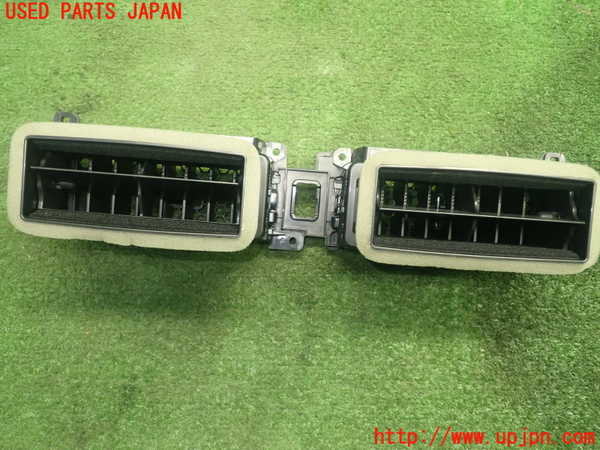 5UPJ-20317528]ステップワゴン スパーダ(RP6)エアコン吹き出し口3 (真中) 中古_m0005.jpg