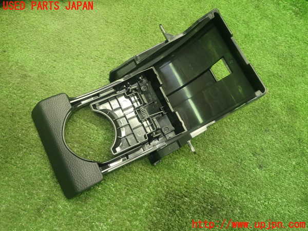 5UPJ-20317810]ステップワゴン スパーダ(RP6)ドリンクホルダー 中古_m0005.jpg