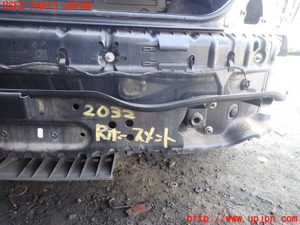 1UPJ-20321614]BMW 650i クーペ(EH48 E63)リアバンパーホースメント 中古_m0003.jpg