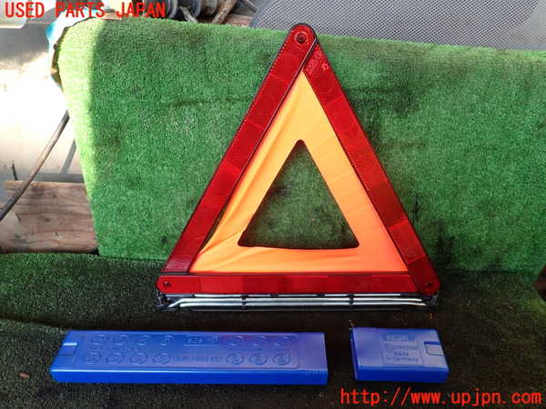 1UPJ-20327805]BMW 650i クーペ(EH48 E63)車載工具 中古_m0002.jpg