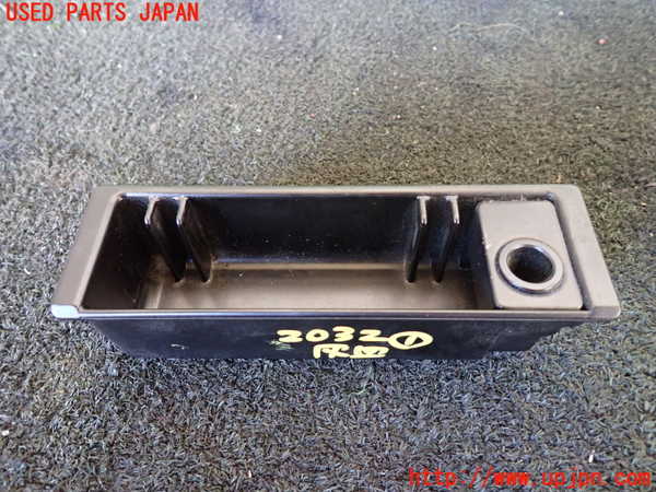 1UPJ-20327821]BMW 650i クーペ(EH48 E63)灰皿1 中古_m0001.jpg