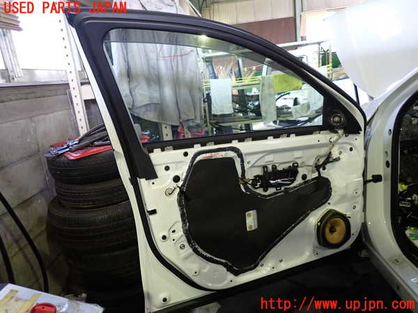 5UPJ-20331260]レジェンド ハイブリッド(KC2)左前ドア M814 中古_m0005.jpg