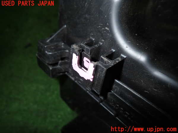 1UPJ-20332560]レジェンド ハイブリッド(KC2)エアクリーナーボックス 中古_m0002.jpg