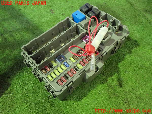 5UPJ-20336741]レジェンド ハイブリッド(KC2)ヒューズボックス1 中古_m0001.jpg