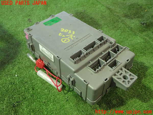 5UPJ-20336741]レジェンド ハイブリッド(KC2)ヒューズボックス1 中古_m0003.jpg