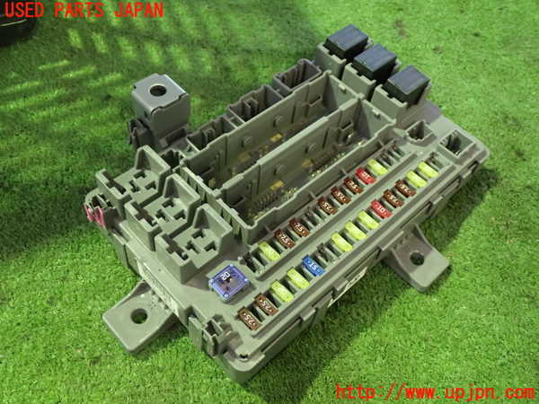 5UPJ-20336742]レジェンド ハイブリッド(KC2)ヒューズボックス2 中古_m0001.jpg