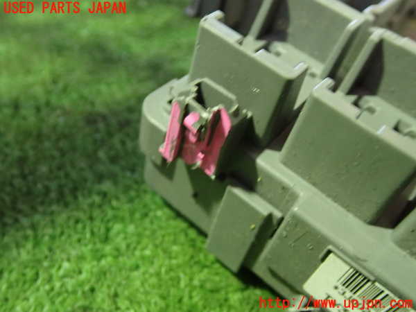 5UPJ-20336742]レジェンド ハイブリッド(KC2)ヒューズボックス2 中古_m0002.jpg