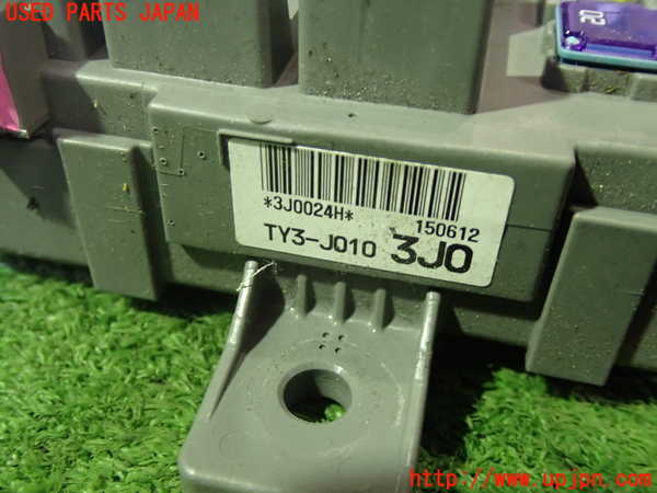 5UPJ-20336742]レジェンド ハイブリッド(KC2)ヒューズボックス2 中古_m0003.jpg
