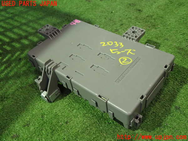 5UPJ-20336742]レジェンド ハイブリッド(KC2)ヒューズボックス2 中古_m0004.jpg
