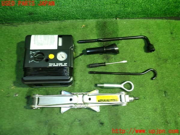 1UPJ-20337805]レジェンド ハイブリッド(KC2)車載工具 中古_m0001.jpg