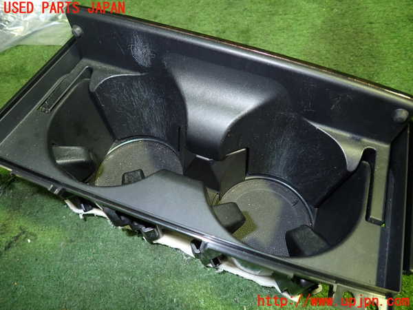 5UPJ-20337810]レジェンド ハイブリッド(KC2)ドリンクホルダー 中古_m0002.jpg
