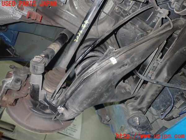5UPJ-20344305]BMW Z3 ロードスター E36(CL20)左リアナックルハブ 中古_m0002.jpg