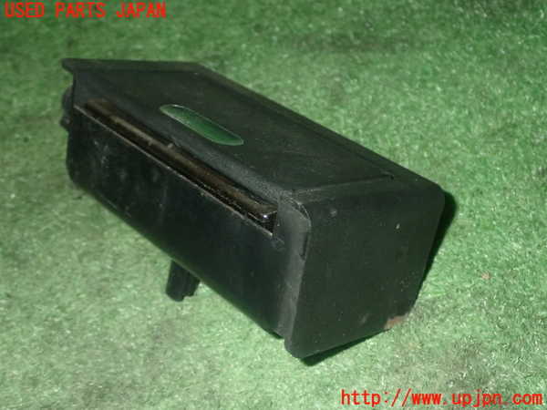 5UPJ-20347821]BMW Z3 ロードスター E36(CL20)灰皿1 中古_m0002.jpg