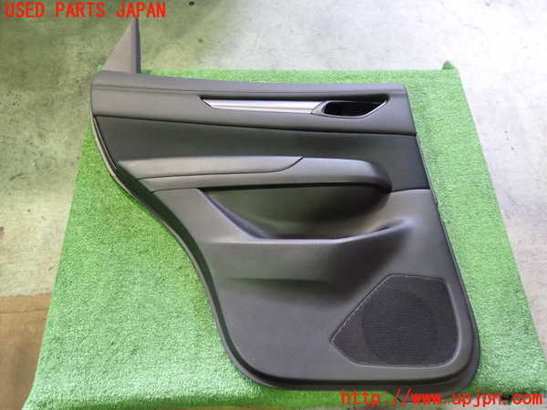 5UPJ-20351324]CX-5(KF2P)左後ドア内張り 中古_m0001.jpg