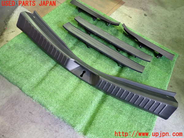 5UPJ-20357740]CX-5(KF2P)スカッフプレート 中古_m0002.jpg