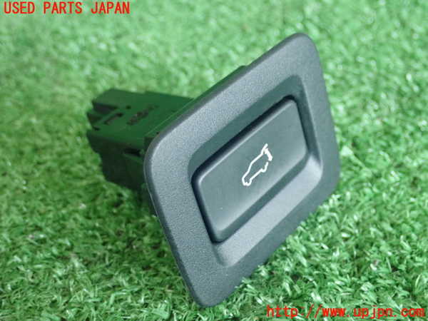 2UPJ-20366310]CX-5(KF2P)スイッチ5 (バックドアオープナー) 中古_m0001.jpg