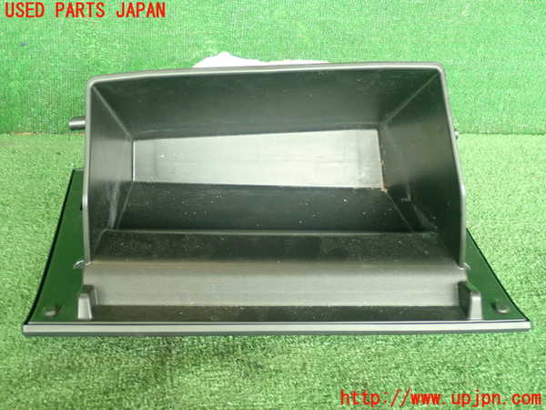 2UPJ-20367516]CX-5(KF2P)グローブボックス1 中古_m0002.jpg