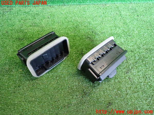 2UPJ-20377526]WR-V(DG5)エアコン吹き出し口1 (真中) 中古_m0002.jpg