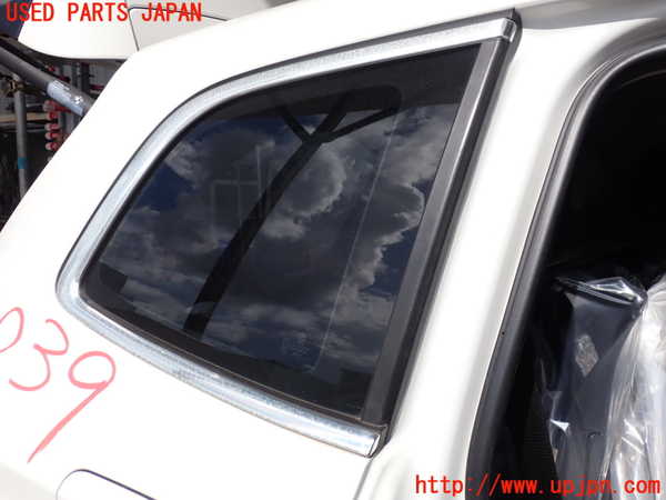 2UPJ-20391380]BMW 218d グランツアラー(2E20)右クォーターガラス (43R-001734 M532) 中古 【F46】_m0001.jpg