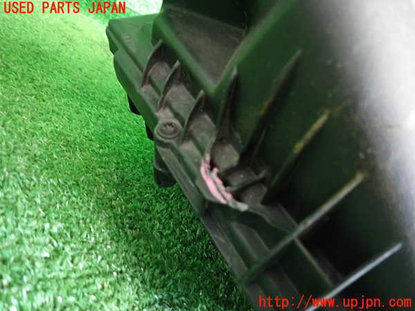 2UPJ-20392560]BMW 218d グランツアラー(2E20)エアクリーナーボックス 中古 【F46】_m0003.jpg
