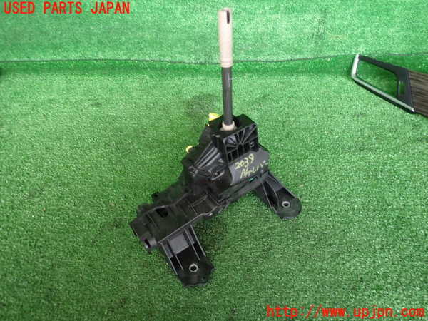 2UPJ-20397555]BMW 218d グランツアラー(2E20)ATシフトレバー 中古 【F46】_m0001.jpg