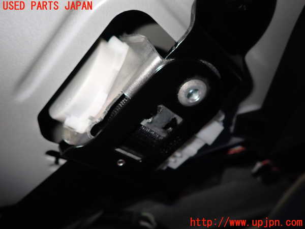 2UPJ-20397135]BMW 218d グランツアラー(2E20)真中2列目シートベルト 中古 【F46】_m0002.jpg