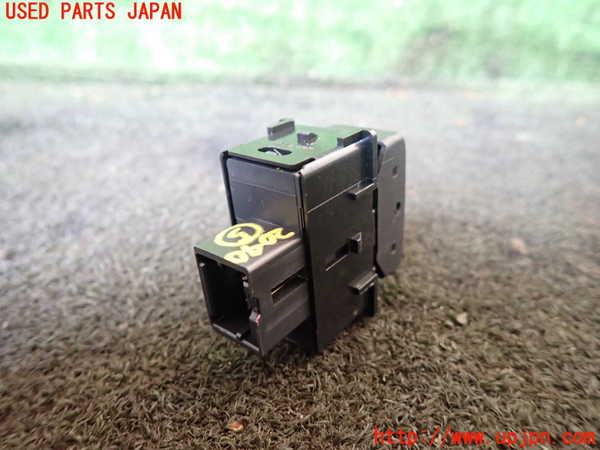 5UPJ-20406310]NV350 キャラバン バン(VR2E26)スイッチ5（リヤヒーター） 中古_m0002.jpg