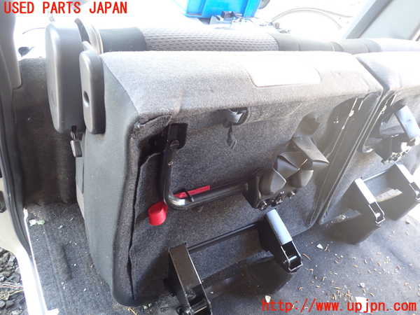 5UPJ-20407175]NV350 キャラバン バン(VR2E26)左2列目シート 中古_m0005.jpg