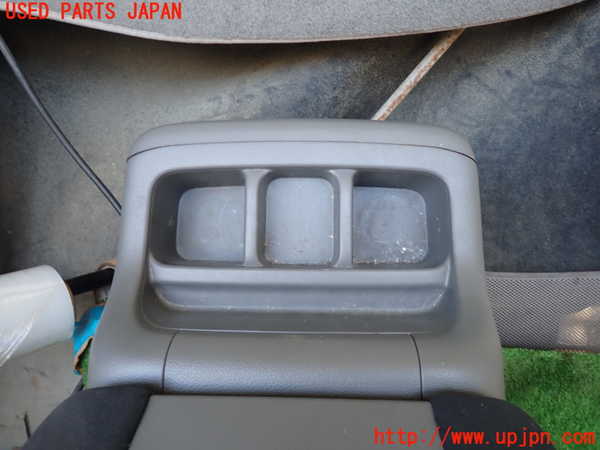 5UPJ-20407540]NV350 キャラバン バン(VR2E26)センターコンソール 【ジャンク】_m0002.jpg
