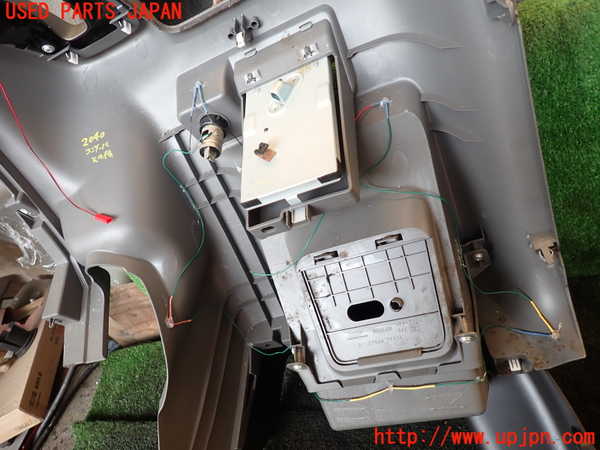 5UPJ-20407549]NV350 キャラバン バン(VR2E26)コンソール 中古_m0005.jpg