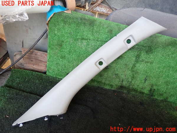 5UPJ-20407655]NV350 キャラバン バン(VR2E26)右フロントピラートリム 中古_m0001.jpg
