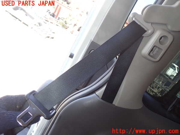 5UPJ-20407155]NV350 キャラバン バン(VR2E26)右2列目シートベルト 中古_m0001.jpg