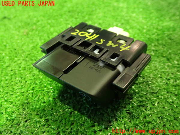 5UPJ-20416309]プリウスPHV(ZVW52)スイッチ4 中古_m0002.jpg