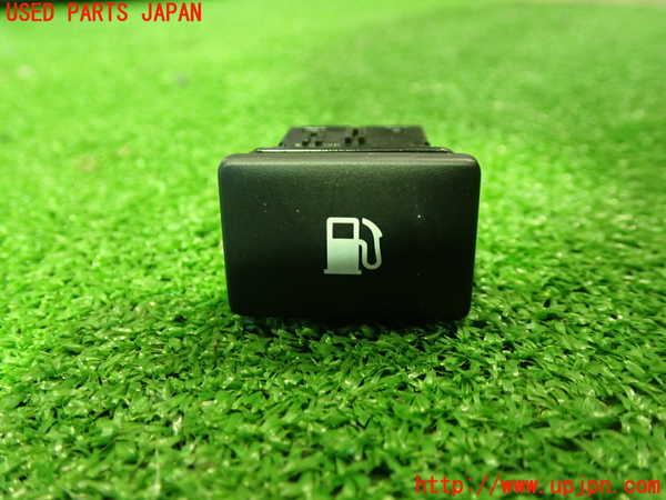 5UPJ-20416310]プリウスPHV(ZVW52)スイッチ5（フューエルオープナー） 中古_m0001.jpg