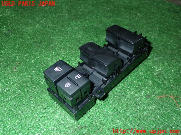 5UPJ-20416240]プリウスPHV(ZVW52)右前パワーウィンドウスイッチ 中古_m0001.jpg