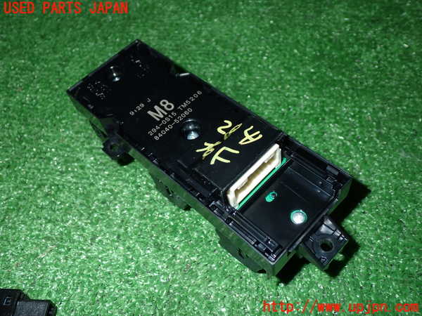 5UPJ-20416240]プリウスPHV(ZVW52)右前パワーウィンドウスイッチ 中古_m0003.jpg