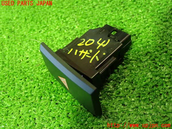 5UPJ-20416290]プリウスPHV(ZVW52)ハザードスイッチ 中古_m0002.jpg