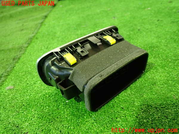 5UPJ-20417527]プリウスPHV(ZVW52)エアコン吹き出し口2（左） 中古_m0003.jpg