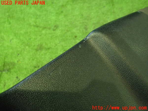5UPJ-20417665]プリウスPHV(ZVW52)右センターピラートリム 中古_m0004.jpg