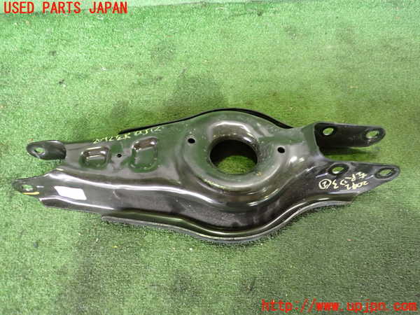 5UPJ-20425227]テスラ・モデル 3(3L13)左リアロアアーム2 中古_m0001.jpg