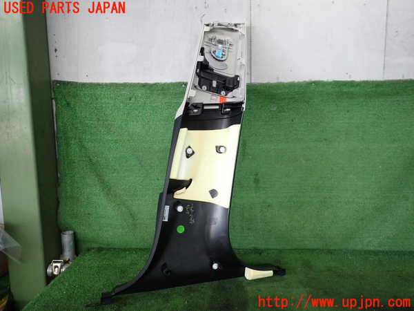 5UPJ-20427670]テスラ・モデル 3(3L13)左センターピラートリム 中古_m0004.jpg