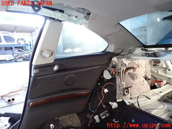 5UPJ-20437675]BMW 320i クーペ E92 (KD20)右リアピラートリム 中古_m0001.jpg
