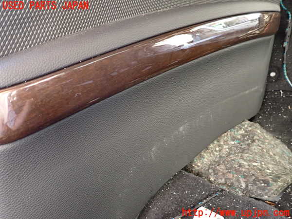 5UPJ-20437675]BMW 320i クーペ E92 (KD20)右リアピラートリム 中古_m0005.jpg