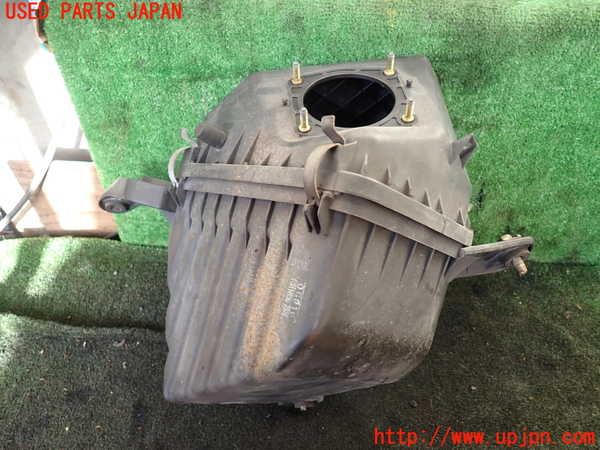 5UPJ-20452560]ハイラックスサーフ(RZN185W)エアクリーナーボックス 中古_m0001.jpg